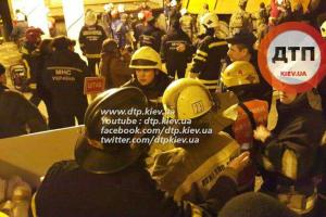 Обрушение дома в Киеве: в сети появились снимки с места происшествия