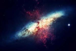 Черная дыра уничтожает самую яркую галактику во Вселенной