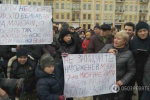 Сотни активистов вышли на поддержку патрульной полиции в Киеве