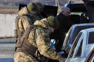 Пограничники рассказали о ситуации на КПВВ в зоне АТО