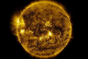 NASA показало год жизни на Солнце