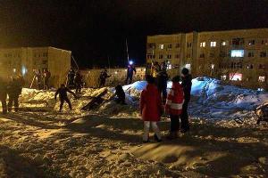 Под Мурманском сошла лавина: жилые дома завалило снегом