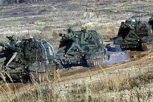 Боевики перегоняют в Донецк танки, военные КамАзы и САУ