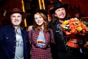 Альбина Джанабаева впервые за долгое время вышла в свет с Валерием Меладзе