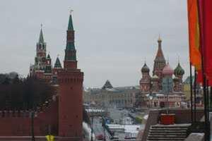 Мужчину, который пытался прорваться в Кремль к Путину, увезли в психбольницу