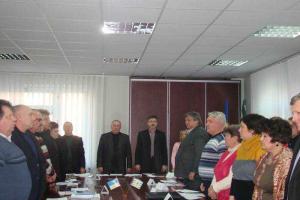 В прифронтовом городе на Луганщине мэр установил блокпост в здании горсовета
