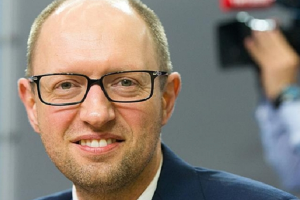 Январская зарплата Яценюка составила более 25 тысяч гривен