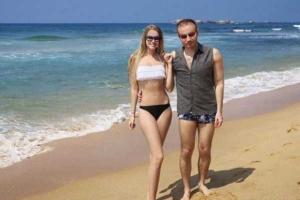 Сын Таисии Повалий восхитил пляжным фото с женой