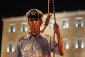 В Италии актер повесился на сцене во время спектакля