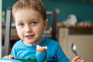 Ученые выяснили, что полезнее всего есть на завтрак детям