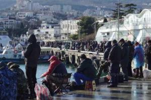 Любительский вылов рыбы с набережной Ялты признали браконьерством