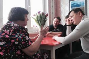 Ляшко поздравил маму Надежды Савченко с 8 Марта