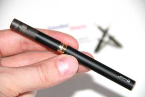 Электронные сигареты приводят к раку и бесплодию