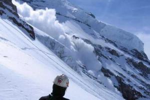 В итальянских Альпах лыжников накрыла лавина, погибли 6 человек 