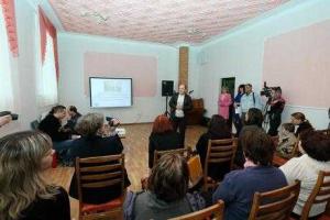В Рубежанской ЦГБ открылись отремонтированные комнаты для переселенцев и жителей города 