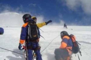 На Эльбрусе нашли пострадавшего украинского альпиниста