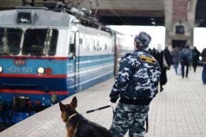 В Сумах высадили из поезда агрессивных футбольных болельщиков из Харькова