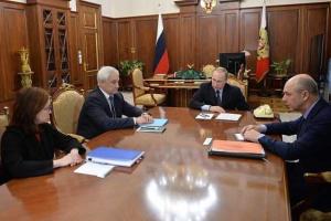 Путин провел «экстренное» ночное заседание в Кремле