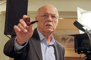 Станислав Говорухин на 80-летие получил в подарок бронзовую лошадь