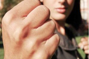 На Харьковщине молодежь развлекалась, избивая прохожих