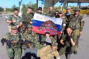 Жители Стаханова отобрали оружие у пьяных российских офицеров
