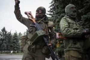 ​В Донецке усиленная охрана боевиков несколько часов держала в оцеплении "Дом правительства"