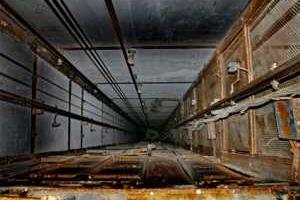 ​Подробности гибели 3-летнего мальчика в шахте лифта в Одессе: причиной трагедии послужил испуг матери