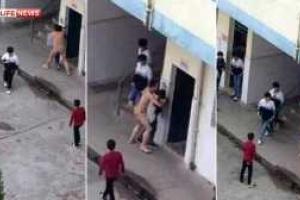 В Китае голый учитель попытался изнасиловать школьницу на глазах у свидетелей