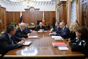 СМИ узнали содержание ночного совещания у Путина