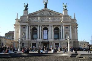 Во Львове в "заминированных" зданиях полиция не нашла взрывчатки 