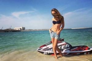 Дочь Дмитрия Маликова наслаждается отдыхом на берегу океана 