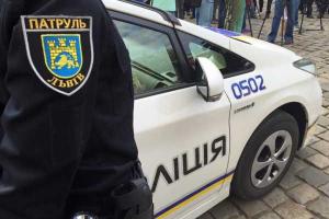 В Харьковской области полицейский автомобиль врезался в Mercedes