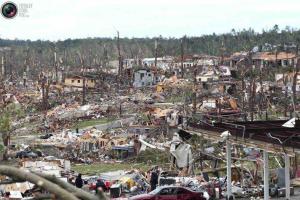Мощный торнадо пронесся над штатом Алабама, разрушены сотни  домов
