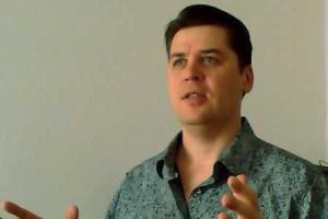 Выдавливать «Януковича» нужно повсеместно, - журналист