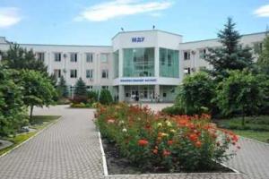 Мариупольский вуз учит будущих журналистов называть террористов "ополченцами"