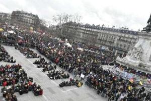 Во Франции вспыхнули массовые протесты против трудовой реформы
