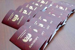 Захарченко первым получил «паспорт гражданина ДНР»