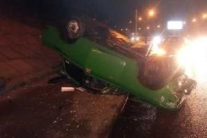 В Днепропетровске перевернулся "Москвич" с пятью пассажирами