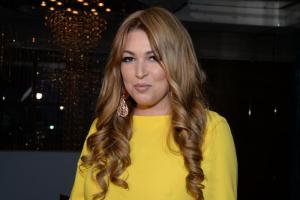 Ирина Дубцова от усталости уснула на полу холла «Русского радио»