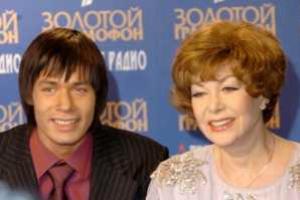 Эдита Пьеха призналась, что еще ни разу не видела своего полуторагодовалого правнука