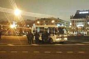 Полиция жестко разогнала пикет в поддержку Савченко у здания ФСБ в Москве