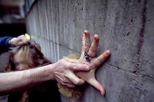 В ночь на 8 марта в Петербурге изнасиловали приезжую с Донбасса