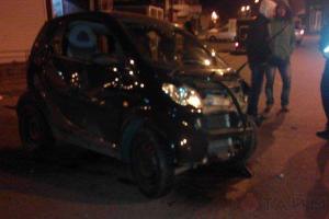 ДТП в центре Одессы: водитель Mercedes врезался в магазин и сбежал