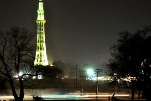 В результате взрыва в самой богатой провинции Пакистана пострадали женщины и дети