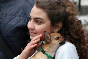 Путин подарил девочке-беженке из Донбасса собаку