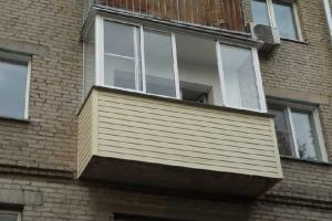 В Днепропетровске самоубийца рухнула на маму с сыном