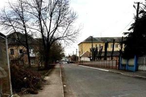 Возле школы в Мукачево произошли "разборки" со стрельбой и взрывчаткой