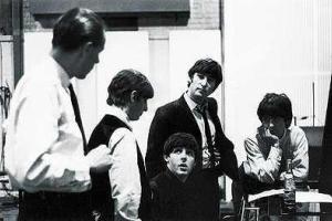 Скончался продюсер The Beatles Джордж Мартин