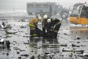 Перед крушением Boeing 737-800 в Ростове пилоты успокаивали друг друга