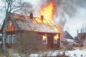 При пожаре в частном доме в Башкирии погибли 12 человек